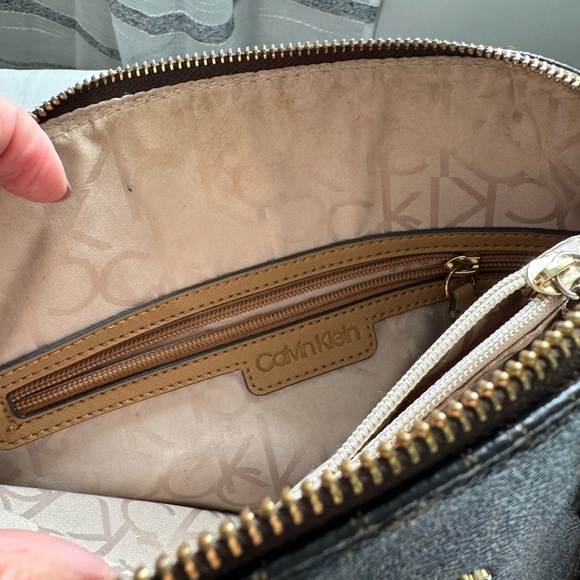 Calvin Klein Monogram Bag - Picture 4 of 6